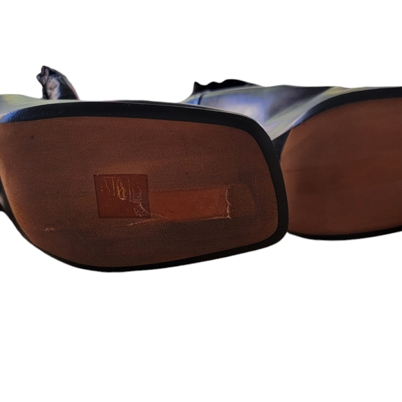 LOUIS VUITTON Noir Leather Ankle Boots SZ 40 (US SZ 10) - Picture 7 of 9